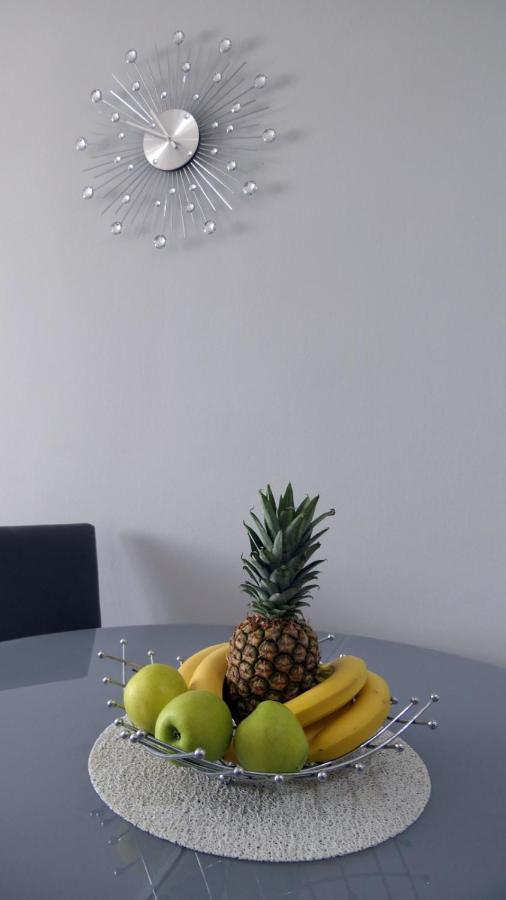 Апартаменти Apartman *Sanja* Оміш Екстер'єр фото